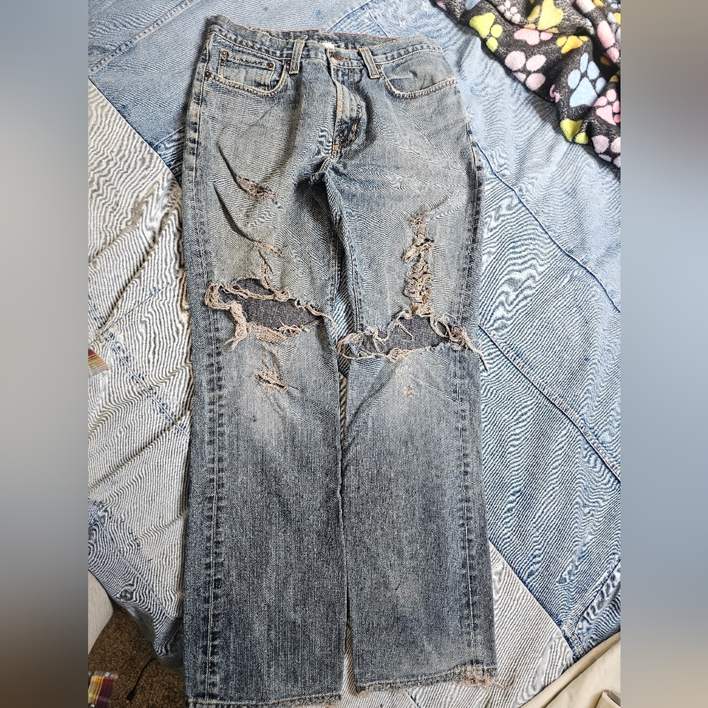 Distressed Men's Jeans